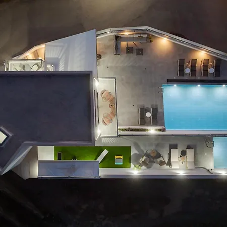 Emjo Villa, By The Sea, Stroll To & Dining, By Thinkvilla